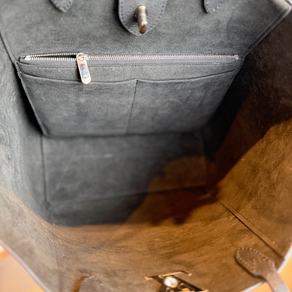 SOLD ❌Louis Vuitton Calfskin Cabas Lockme tote in Black - Picture 3 of 13